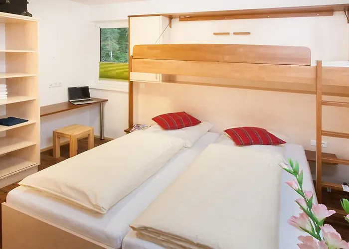 Anni זאלבך הינטרגלם